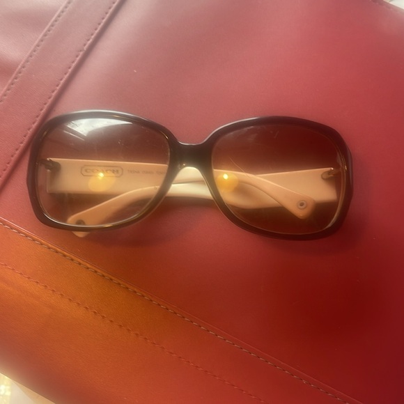 Vintage Coach not perfect condition but they are hard to part with. - Picture 4 of 6